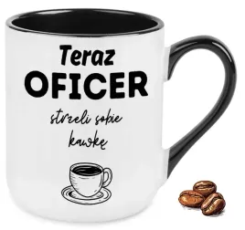 kubek-elegant-czarny-teraz-oficer-strzeli-sobie-kawke-na-prezent