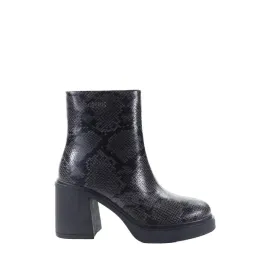damskie-skorzane-czarne-botki-z-motywem-wezowym-goe-ss2n4152-39