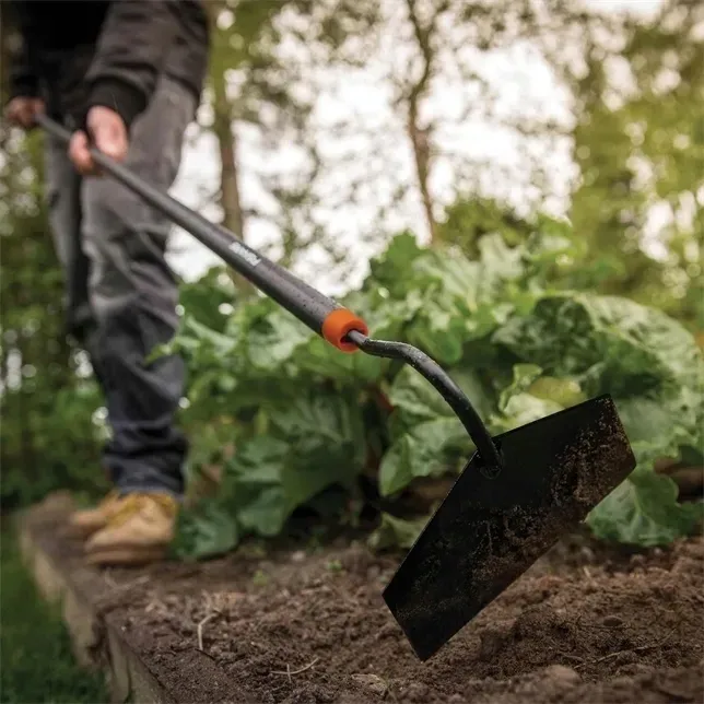 fiskars-motyka-solid-1016035-alum