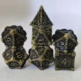 zestaw-7-metalowych-kosci-z-ozdobnym-grawerem-wysokiej-jakosci-antic-gold