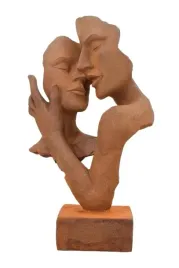 zakochana-para-zakochani-z-zeliwa-twarz-pocalunek-figura-zeliwo
