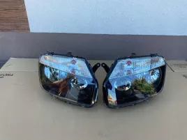 dacia-duster-2010-reflektory-lampy-przednie-kpl