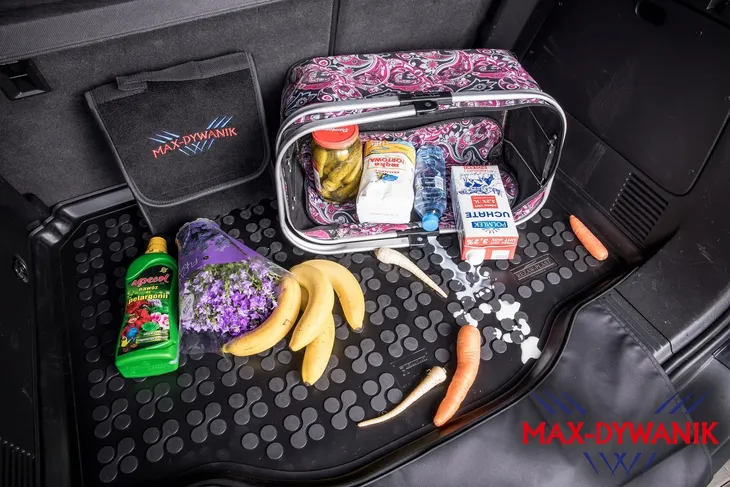 jaguar-e-pace-crossover-2017-mata-do-bagaznika-producent-rezaw-plast