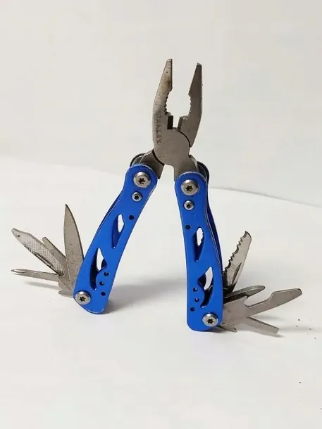 stanley-multitool-multinarzedzie-marka-stanley
