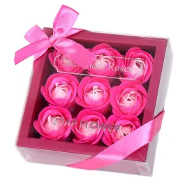 flowerbox-mydlane-kwiaty-rozane-na-prezent-dzien-kobiet-dla-dziewczyny-zony