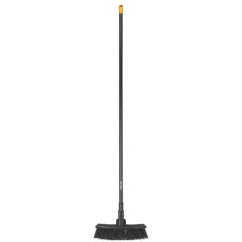 szczotka-manualna-do-podlogi-fiskars