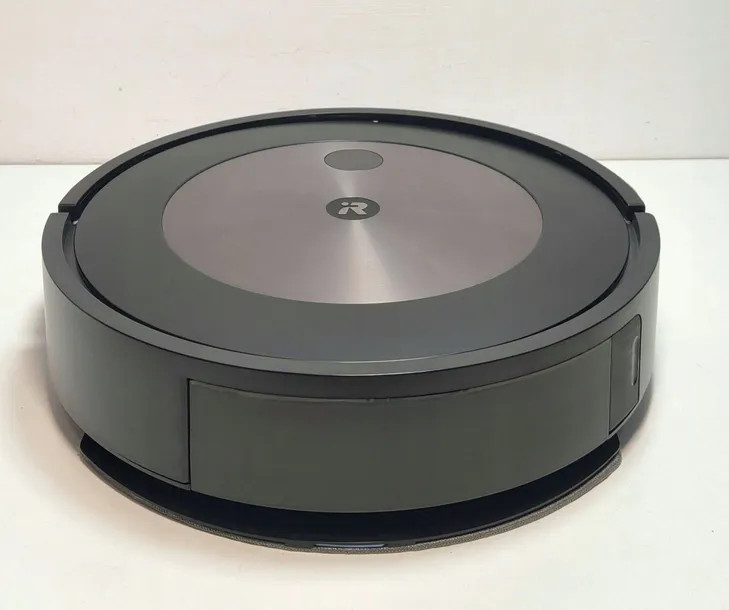 robot-sprzatajacy-irobot-roomba-combo-j5-kolor-dominujacy-czarny