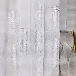 firanka-biala-na-metry-ze-srebrnym-zdobieniem-lisci-elegancja-300-cm-batyst