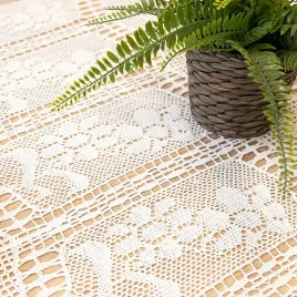 obrus-azurowy-z-kwiatowym-wzorem-130x180-cm-bialy-z-koronka-vintage-na-stol
