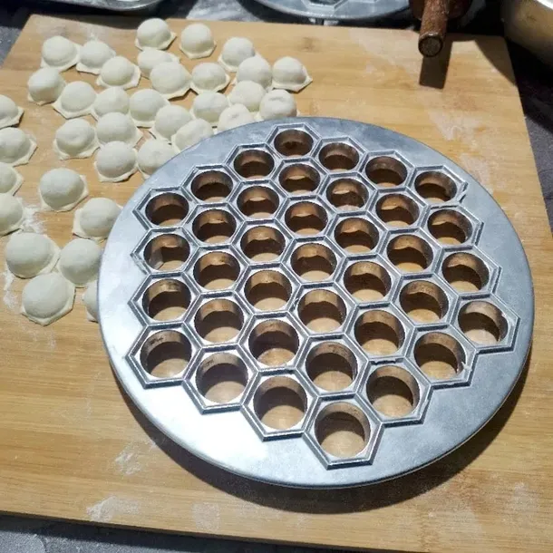 forma-nieskladana-do-pierogow-hitelo-kod-producenta-pieroznica-maszynka-pierogarka-uszkownica