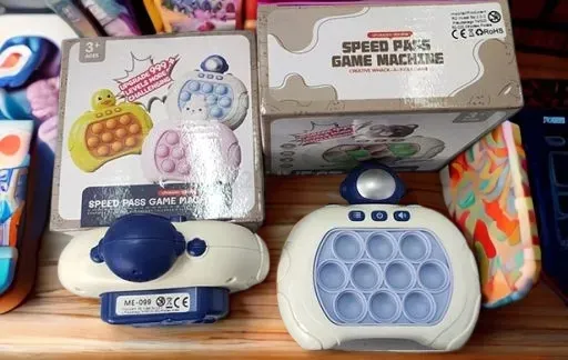 gra-pop-it-niebieski-astronauta-szerokosc-produktu-1-cm