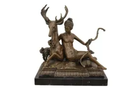diana-artemida-z-jeleniem-rzymska-bogini-lowow-figura-z-brazu-mitologia