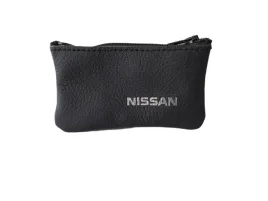 etui-skorzane-na-kluczyk-z-napisem-nissan