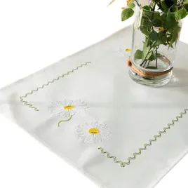 bieznik-bialy-na-stol-38-x160-cm-elegancki-obrus-haftowany-margaretki