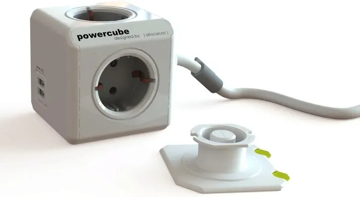 listwa-zasilajaca-powercube-4-kabel-3-metry-2x-usb-stan-powystawowy