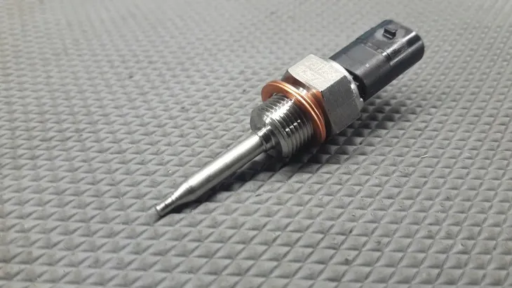 czujnik-temp-spalin-db-w205-16-18-producent-czesci-mercedes-benz-oe