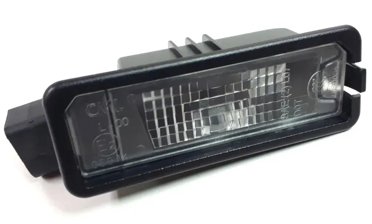 lampka-tablicy-rej-vw-golf-12-stan-nowy