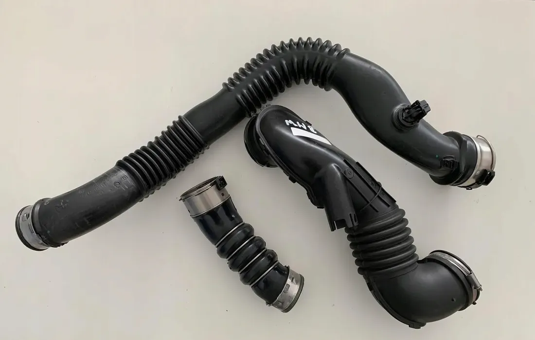 przewod-intercoolera-bmw-1-e87
