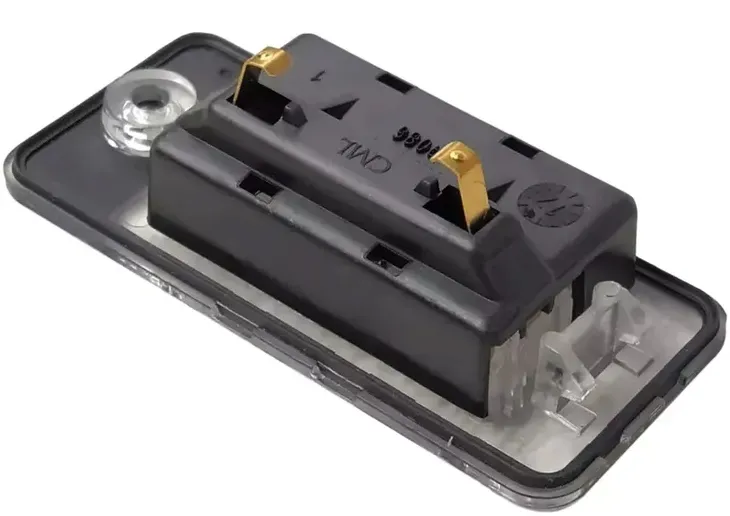 lampka-tablicy-rej-audi-a8-10-pr-stan-nowy