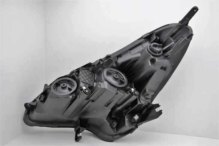 reflektor-prawy-opel-corsa-e-2014-h7-informacje-dodatkowe-silniki-regulacji-w-zestawie