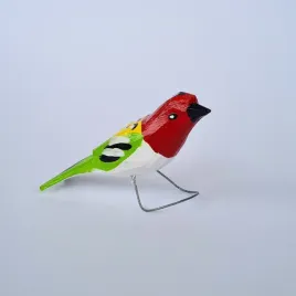 ptaszek-ludowy-stojacy-czerwony