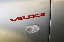 czerwony-znaczek-logo-veloce-alfa-romeo-giulia