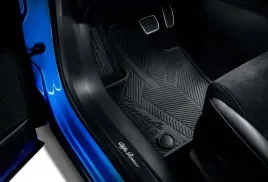 komplet-dywanikow-gumowych-logo-alfa-romeo-tonale