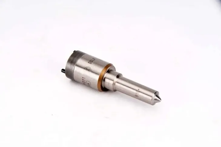 wtryskiwacz-2437010118-bos-producent-czesci-bosch