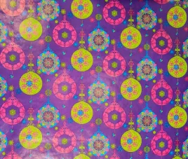 ozdobny-papier-prezentowy-swiateczny-bombki-70x600cm