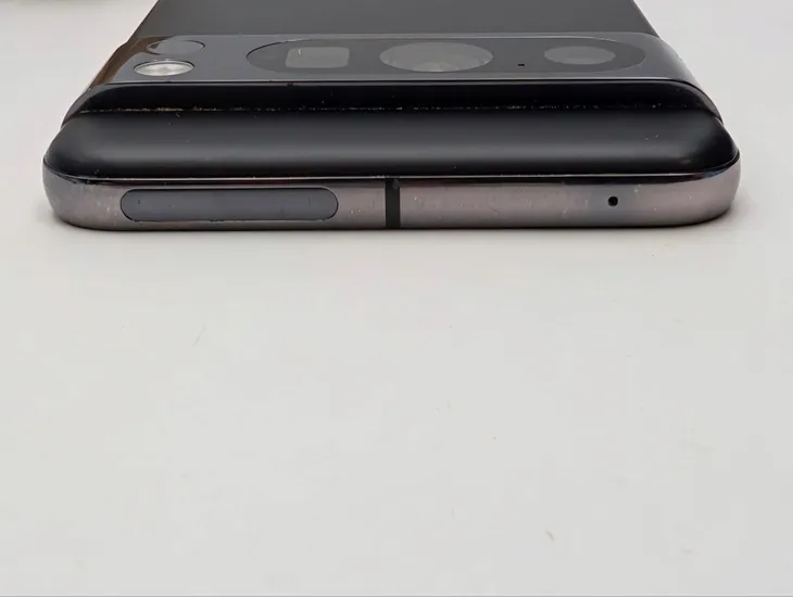 google-pixel-8-pro-128gb-czarny-material-aluminium-metal-szklo-tworzywo-sztuczne