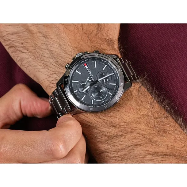 1791719-marka-tommy-hilfiger