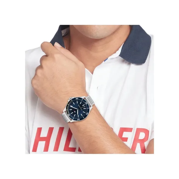 1792012-marka-tommy-hilfiger