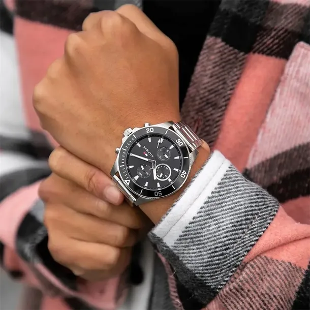 1791916-marka-tommy-hilfiger