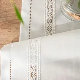 bieznik-bialy-z-gipiura-38x160cm-dekoracyjny-obszyty-klasyczny-styl-na-stol