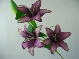 sztuczna-fioletowa-lilija-galazka