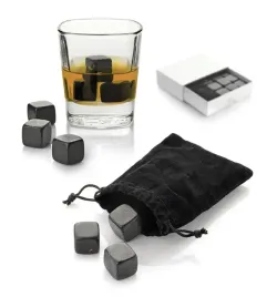 kamienie-kostki-do-drinkow-whisky-bazalt-grawer
