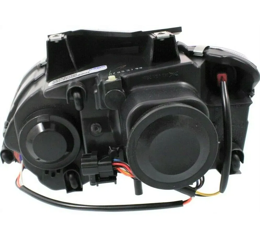 prawy-reflektor-chrysler-pacifica-2004-2006
