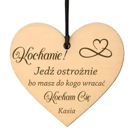 prezent-dla-faceta-dzien-chlopaka-zawieszka-do-samochodu-auta-serce-drewno