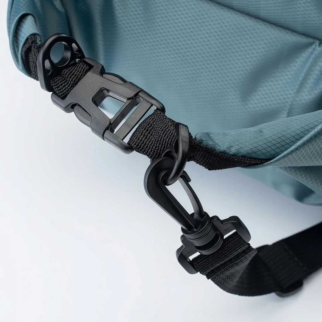 worek-hi-tec-drypouch-30l-zielony-wodoodporny-ripstop-zamykanie-roll-top-stan-nowy