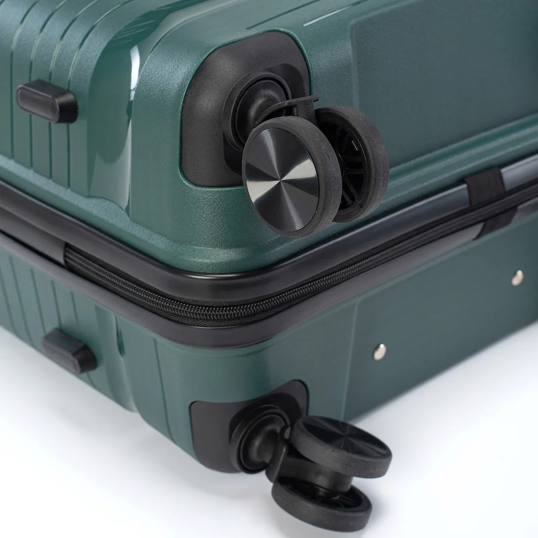 walizka-hi-tec-cuenca-twarda-zielona-65l-obrotowe-kolka-zamek-travel-sentry-stan-nowy
