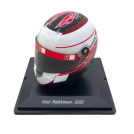 kask-kimi-raikkonen-2007-ferrari-gablotka-1-5-nowy-model
