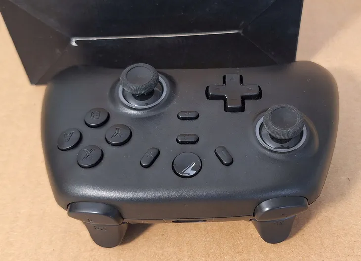 bezprzewodowy-kontroler-do-gier-bluetooth-gamepad-marka-elektron