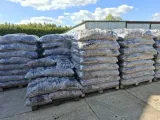 kora-sosnowa-swieza-niesortowana-80l-paleta-24szt-frakcja-0-100-mm-stan-nowy