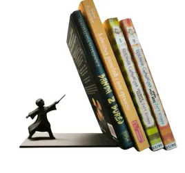 podporka-do-ksiazek-harry-potter-czarodziej-15cm