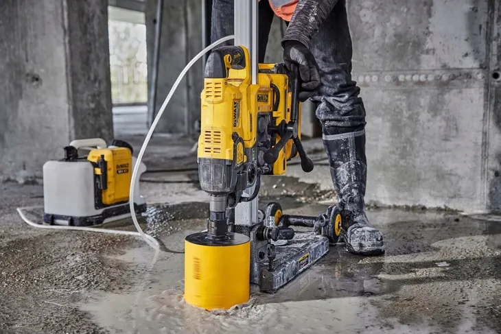 dewalt-powershift-statyw-do-wiertnicy-dcps151-kod-producenta-dcps151