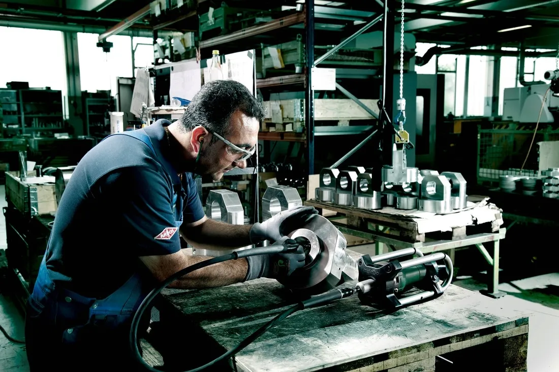 szlifierka-prosta-metabo-ge-710-plus