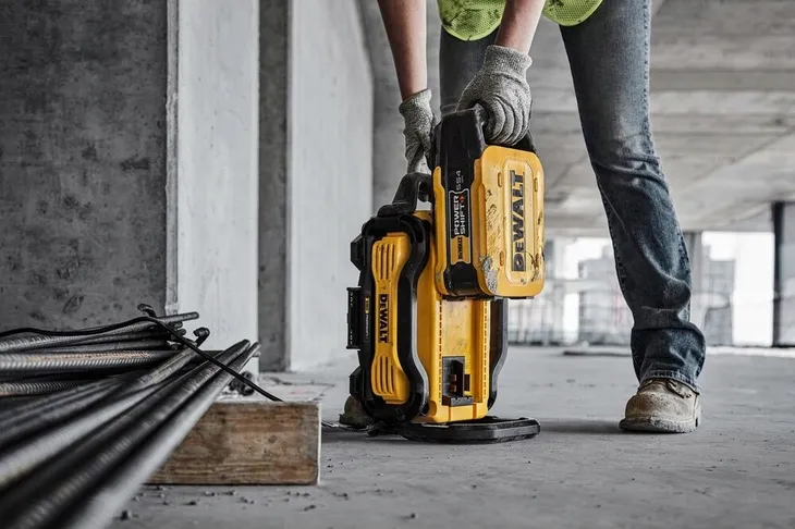 ladowarka-dewalt-powershift-dcbpsc0550-550w-60v-kod-producenta-dcbpsc0550-marka-dewalt
