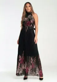 plisowana-sukienka-maxi-bez-rekawow-z-dekoltem-halter-w-kwiatowy-wzor-m12