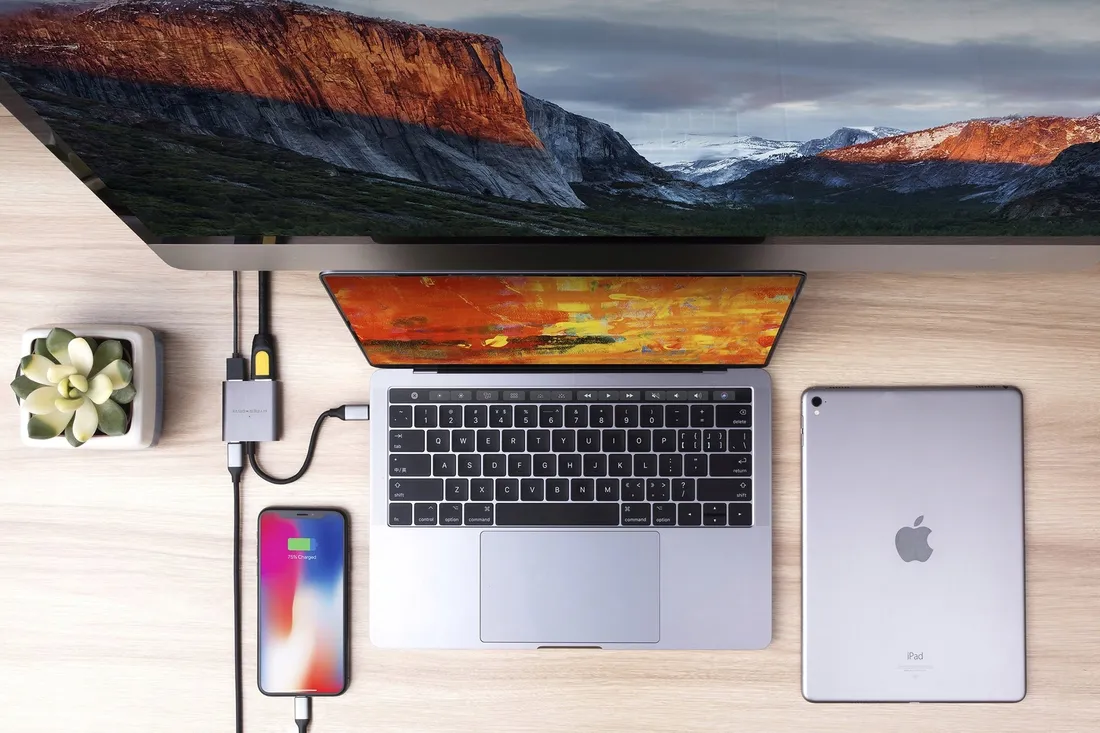 hyperdrive-4k-hdmi-3-in-1-usb-c-hub-space-gray