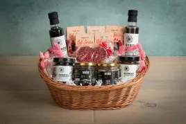 kosz-prezentowy-duzy-zestaw-herbat-od-serca-wiklinowy-miody-czekolada-syrop